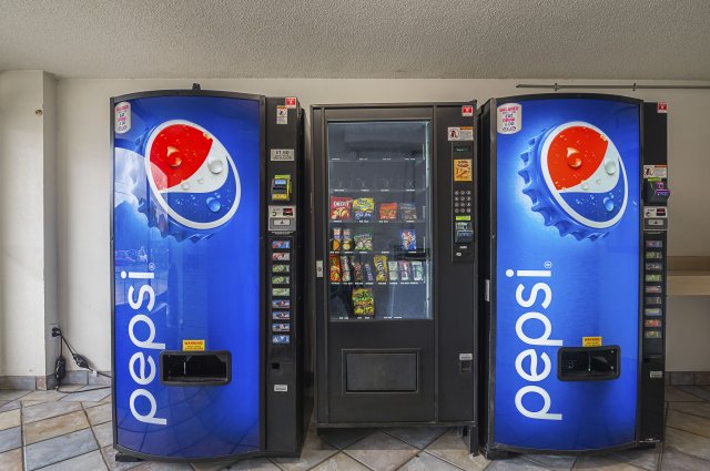 image-671210-M6_4464_Vending_01.w640.jpg